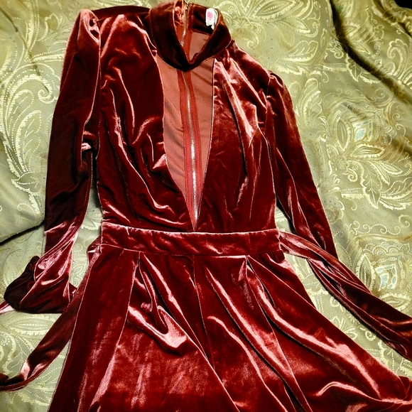 L'atiste Burgundy Romper - Picture 2 of 6